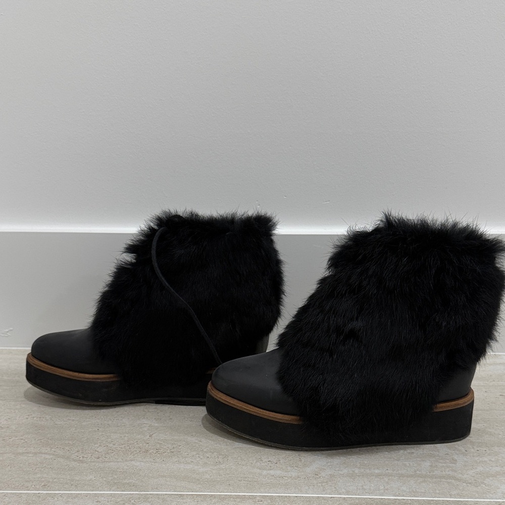 Australia Luxe Collective Black Fur Winter Boots - Picture 2 of 6